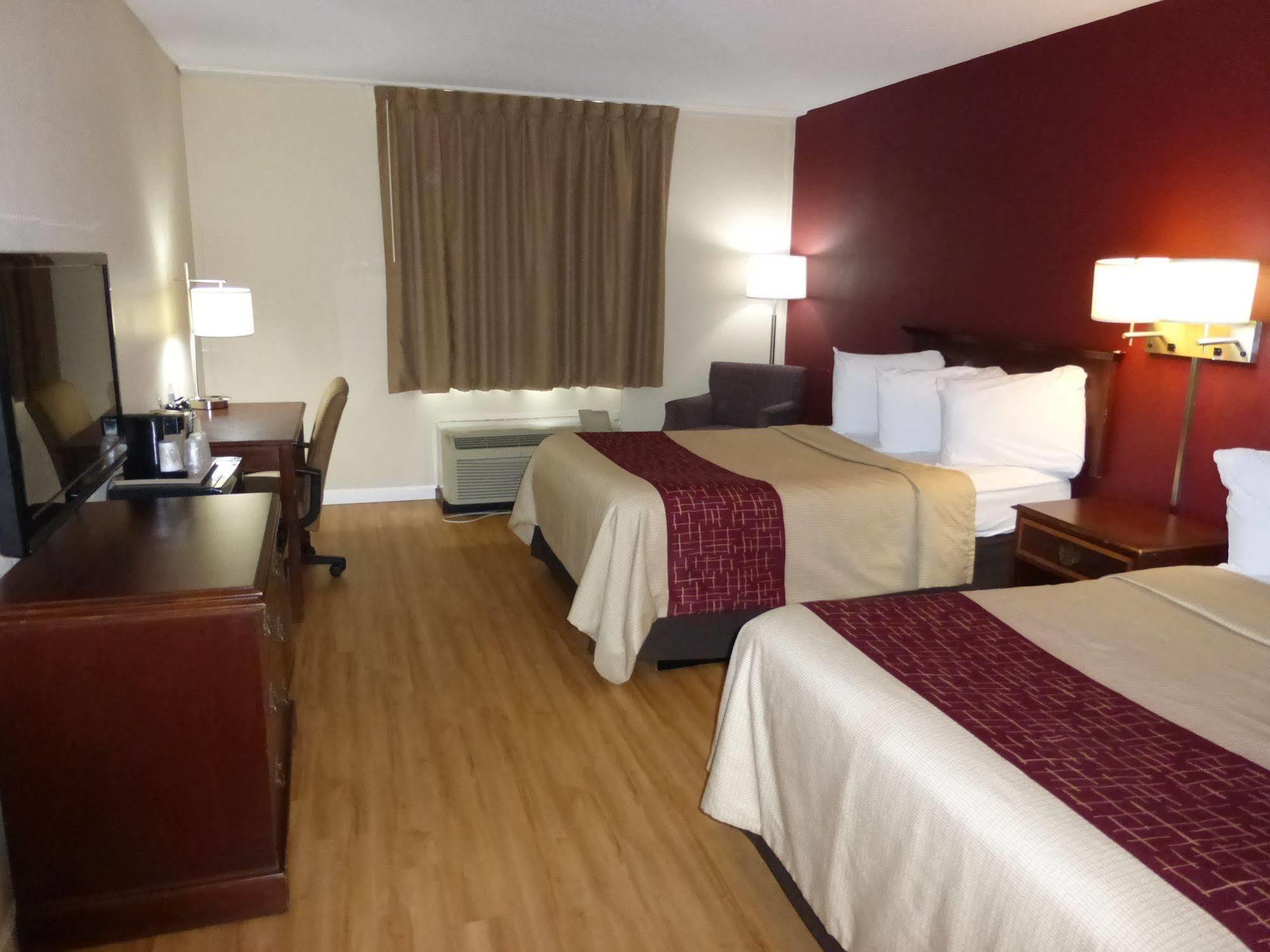 Red Roof Inn Knoxville Central - Papermill Road Buitenkant foto
